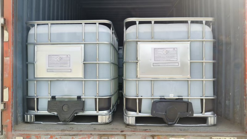 泰金甘油噸桶裝的發貨現場.jpg 泰金甘油噸桶裝的發貨現場.jpg