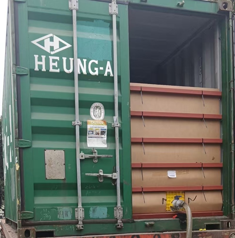 瑞振動物疫苗白油卸貨.jpg 瑞振動物疫苗白油卸貨.jpg