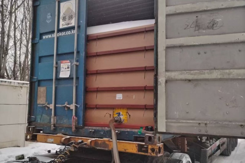 液袋白油卸貨北方一疫苗工業企業.jpg 液袋白油卸貨北方一疫苗工業企業.jpg