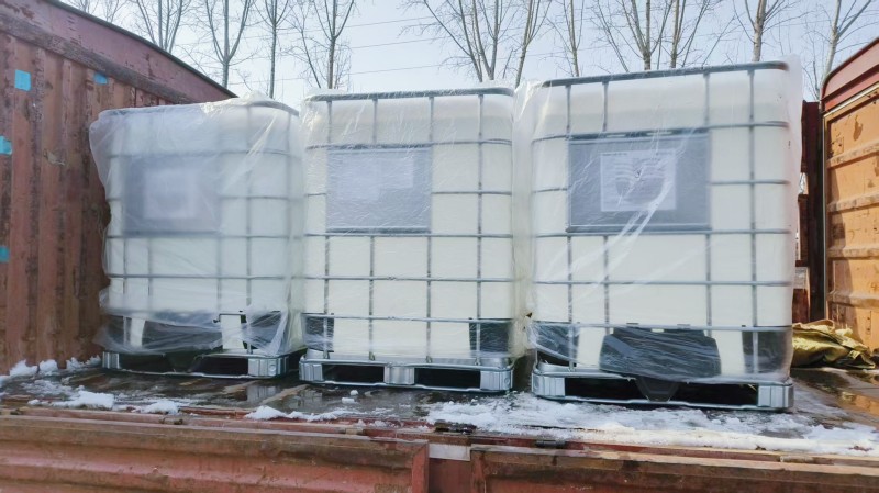 河南通商倉儲(chǔ)部冒雪完成獸藥用白油的發(fā)貨安排 河南通商倉儲(chǔ)部冒雪完成獸藥用白油的發(fā)貨安排